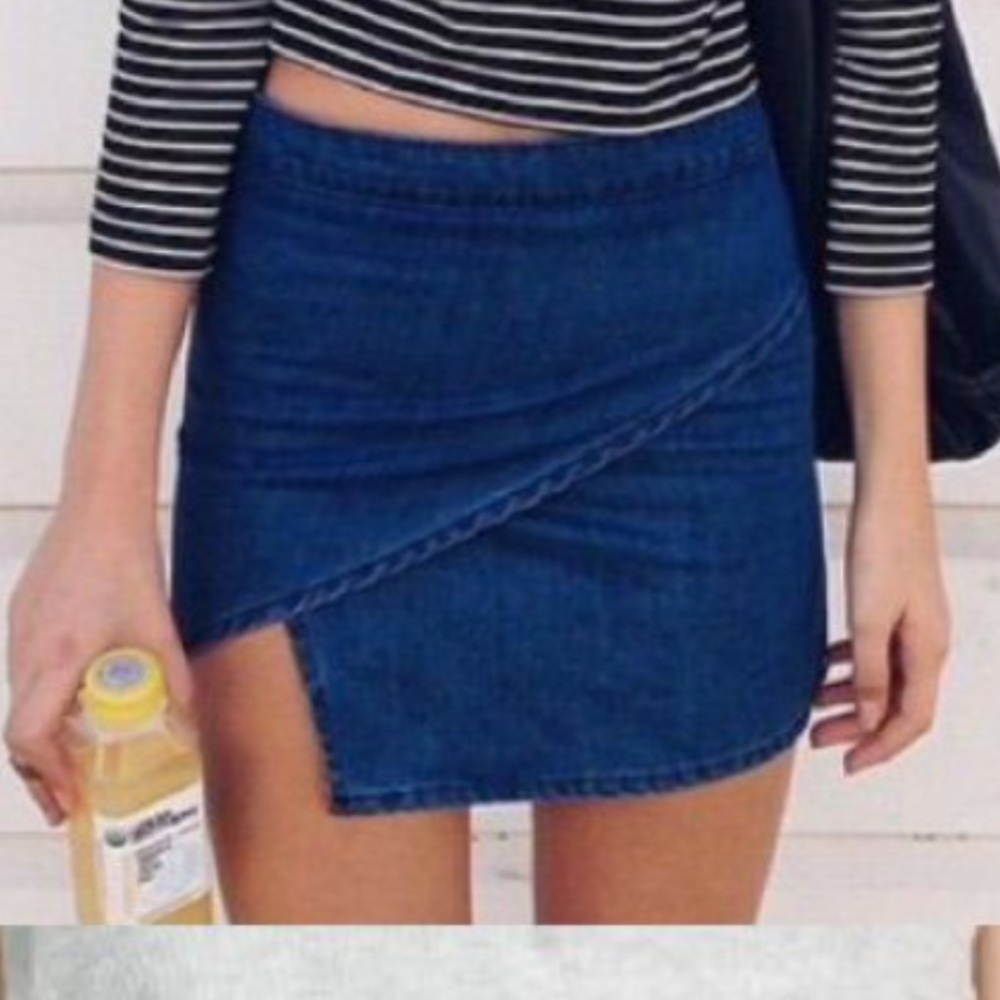 BRANDY MELVILLE x J. GALT Cara Denim Mini Skirt